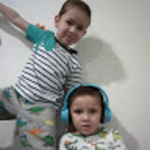 Meet your Posher, Diego, andres y maría paula